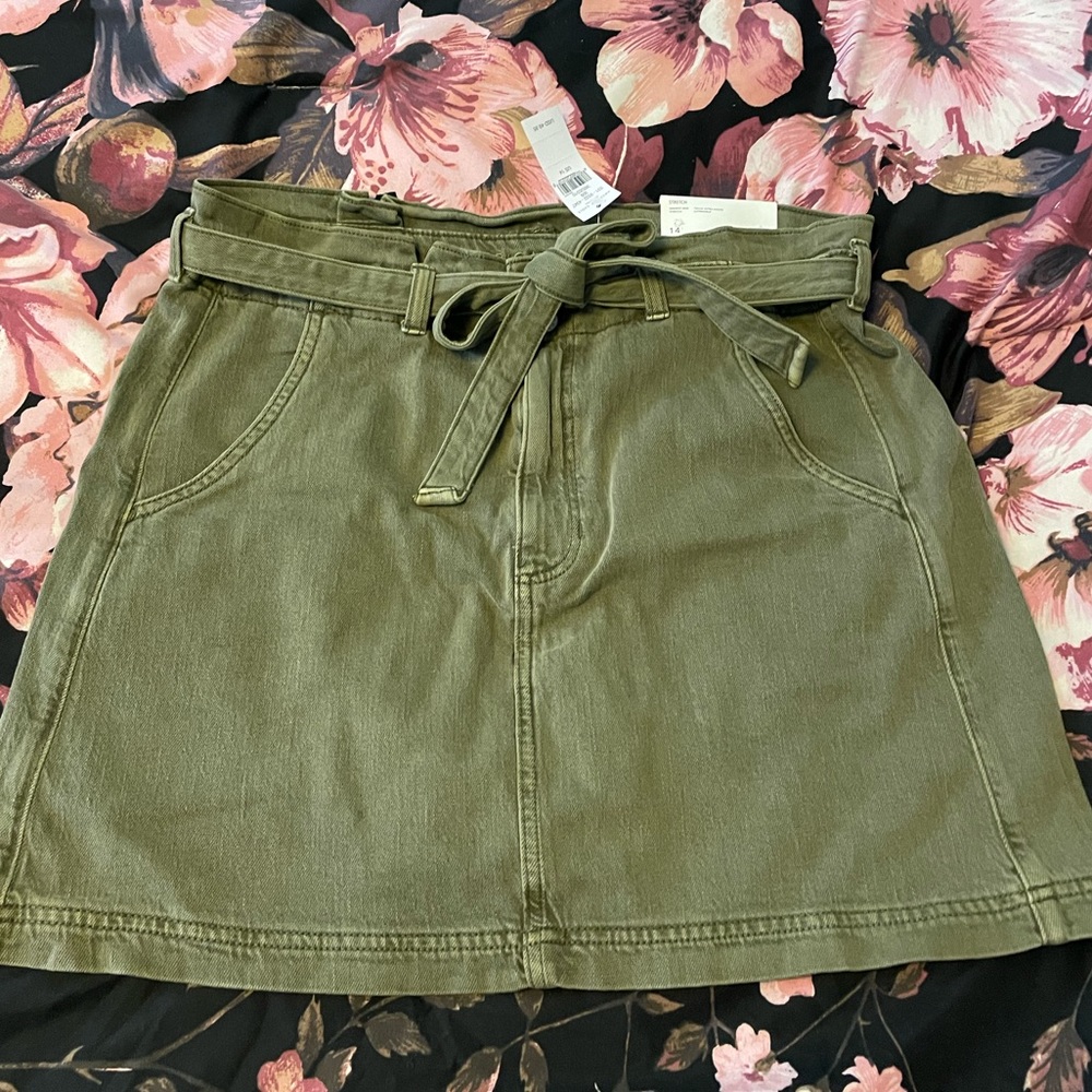 American Eagle NWT Green Highest Rise Paperbag Mini Skirt Size: 14